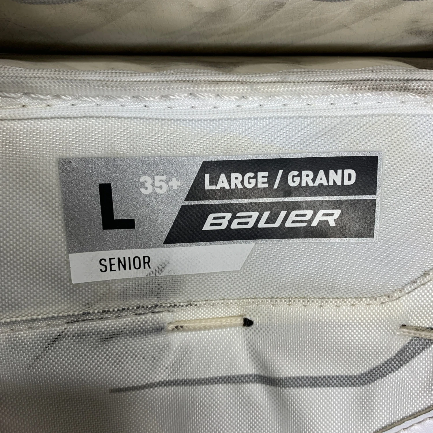 Bauer Vapor HyperLite - Used Pro Stock Goalie Pads (White/Silver) 4 Bauer Vapor HyperLite - Used Pro Stock Goalie Pads (White/Silver) - Image 4