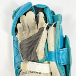 Vaughn Ventus SLR2 Pro Carbon - Used Pro Stock Goalie Blocker (Teal/White/Black) 6 Vaughn Ventus SLR2 Pro Carbon - Used Pro Stock Goalie Blocker (Teal/White/Black) -Bauer Store Photo2023 04 27 23523PM