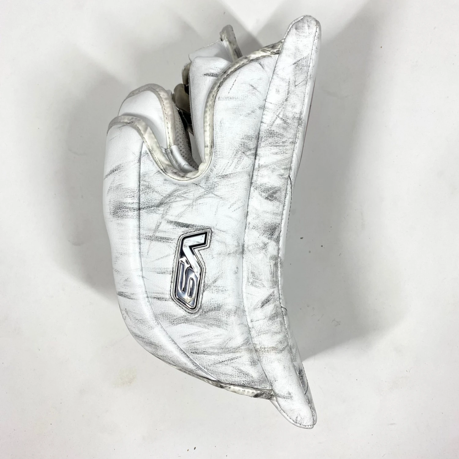 Vaughn Velocity V9 - Used Goalie Blocker (Red/White/Blue) 2 Vaughn Velocity V9 - Used Goalie Blocker (Red/White/Blue) - Image 2