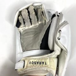 Vaughn Velocity V9 - Used Goalie Blocker (Red/White/Blue) 6 Vaughn Velocity V9 - Used Goalie Blocker (Red/White/Blue) -Bauer Store Photo2023 07 04 60653PM